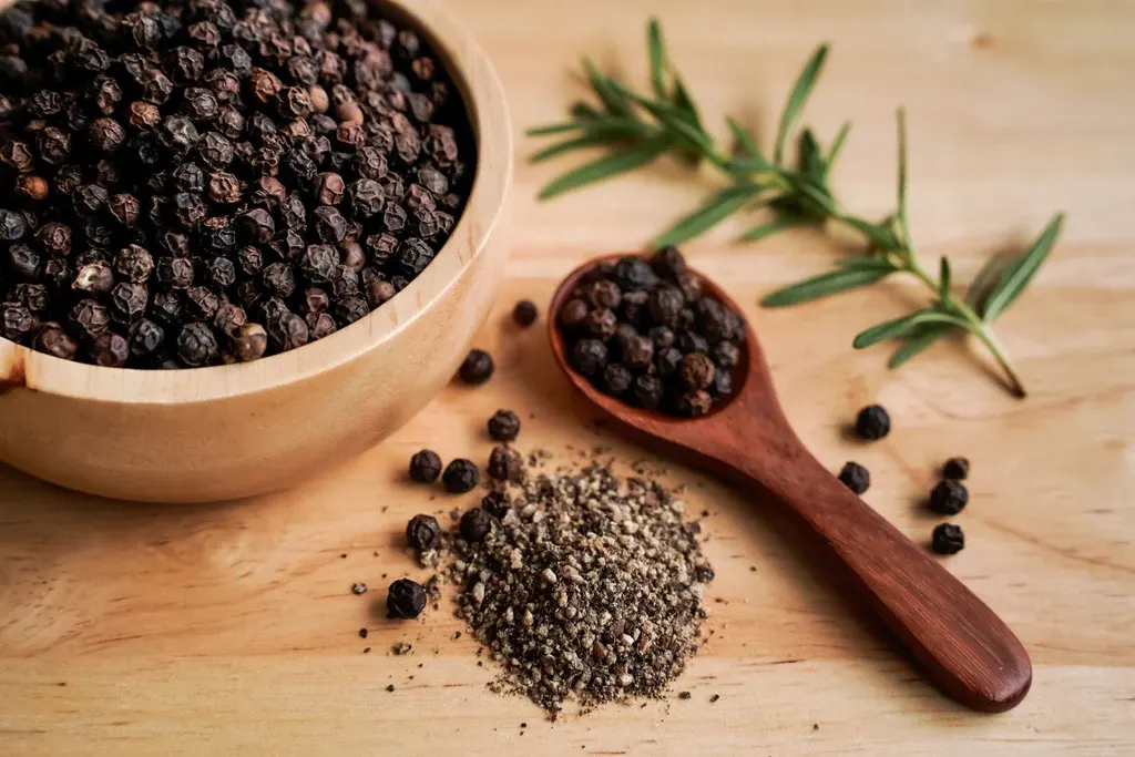 Black Pepper (Whole) - Image 3